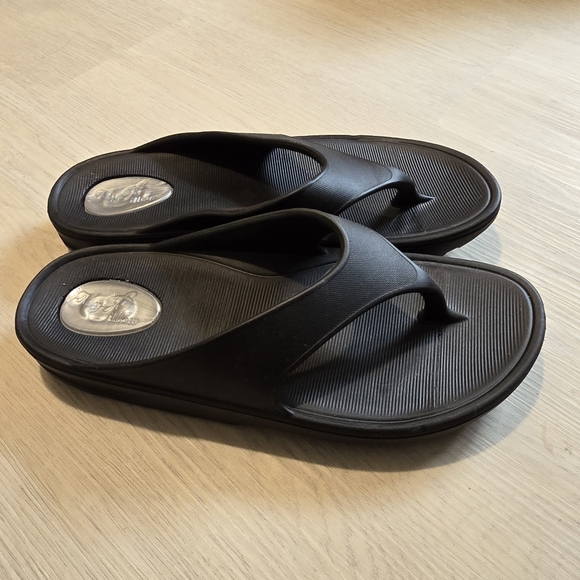 MyPillow Thong Sandals Mens 10 Black Super Soft Foam Impact Absorbant Durable - Picture 2 of 4